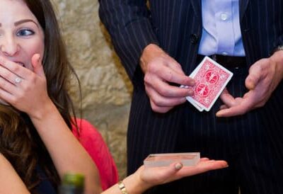 Close-up-Magician-Corporate-event Close-up-Magician-Corporate-event